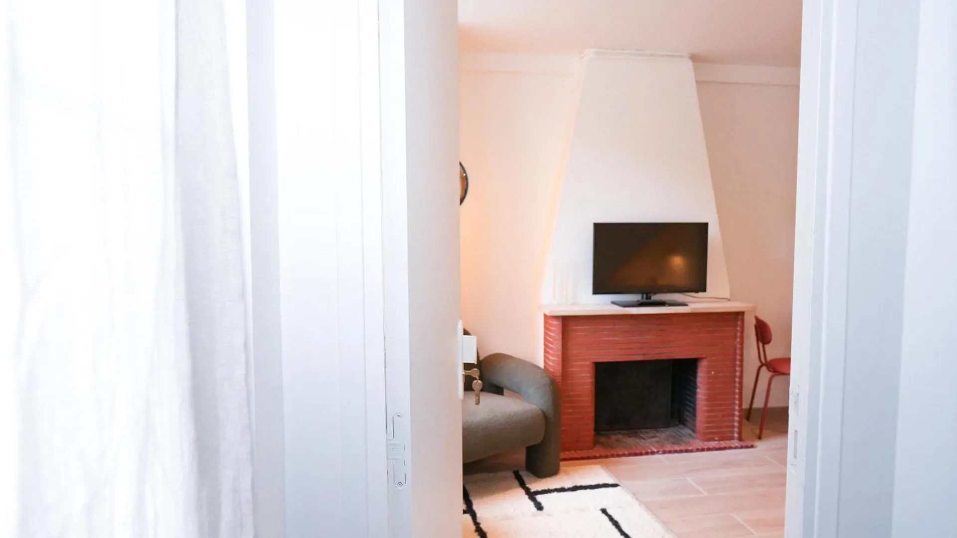 Logement Renove Proche De La Gare Rer Tgv Massy  France