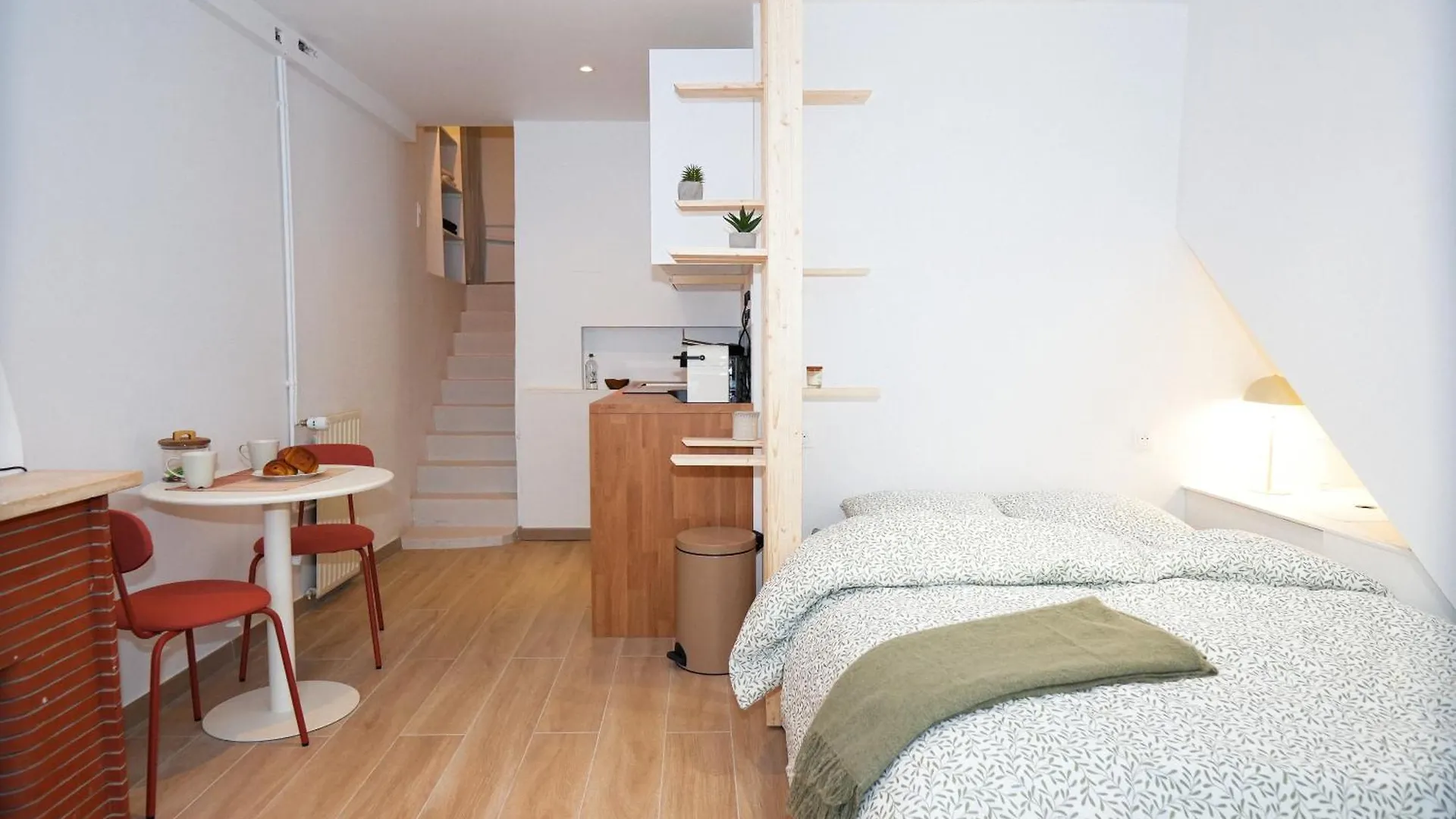 Logement Renove Proche De La Gare Rer Tgv Massy  Apartment