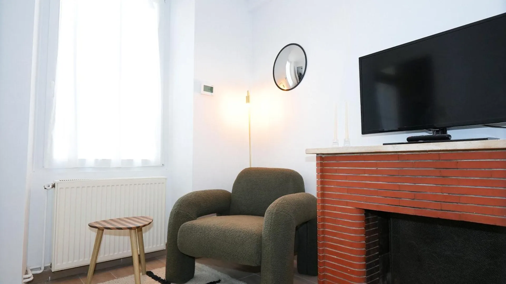 Logement Renove Proche De La Gare Rer Tgv Massy  Apartment